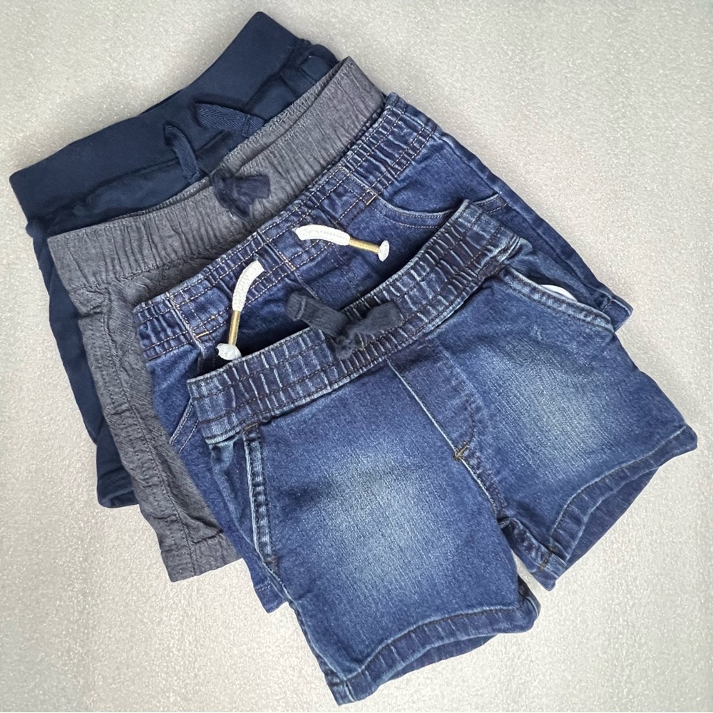 4 pairs of assorted boy shorts size 12month EUC